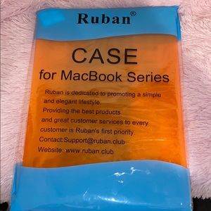 Mac Book 13in 2 in 2 case